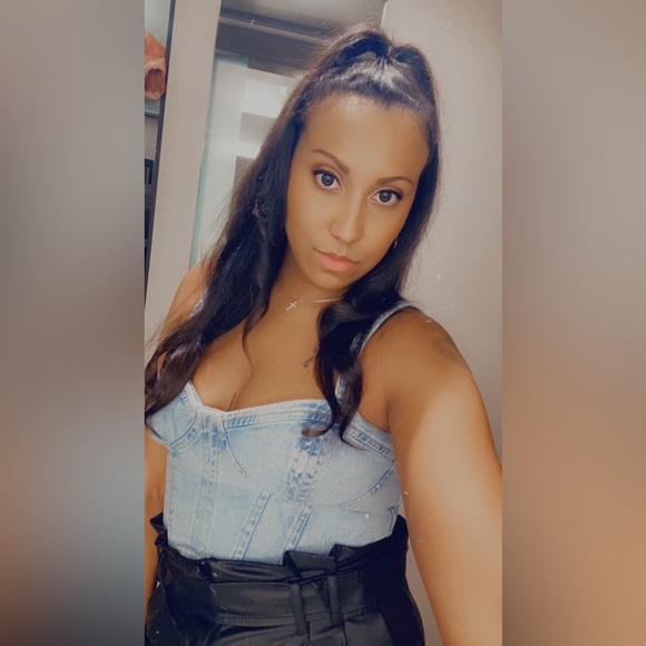 👑 Meet your Posher, Ashley AKA Andy 👑 - Picture 5 of 16